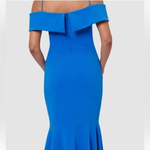 Xscape Evenings 6296X Cold Shoulder Handkerchief Hem Scuba Crepe Gown NWT $249 - Picture 6 of 7